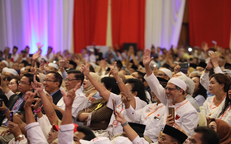 Para ulama dan kiai memberikan dukungan kepada Prabowo-Sandi