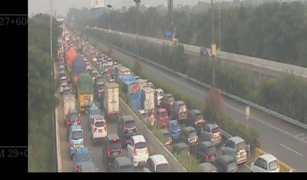 Kemacetan di Ruas Tol Arah Bandara Soetta Capai 7 Kilometer