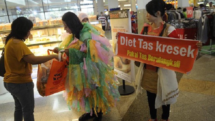 Dunia Peringati Hari Bebas Kantong Plastik