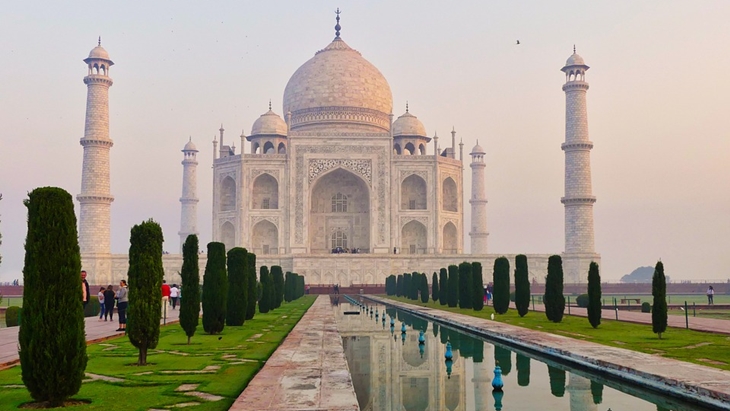 Di Tengah Momok Virus Corona, Taj Mahal Tingkatkan Jumlah Pengunjung