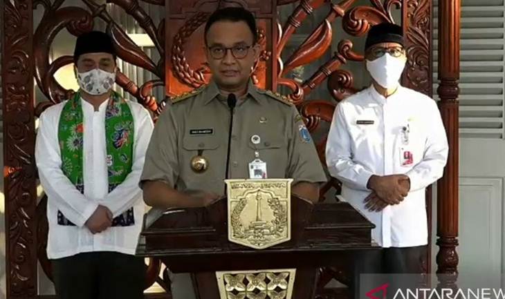 Tangkapan layar Gubernur DKI Jakarta Anies Baswedan mengumumkan Pergub 47/2020 lewat siaran langsung di YouTube Pemprov DKI Jakarta, Jumat (15/5/2020). (ANTARA/Livia Kristianti)