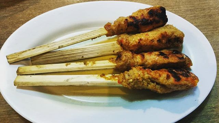 Sate Lilit Si Pedas Gurih Primadona