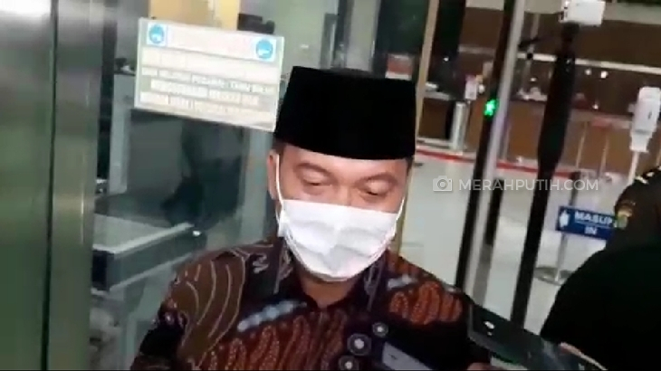 Ketua Komisi VIII DPR Yandri Susanto memenuhi panggilan penyidik Komisi Pemberantasan Korupsi (KPK), Selasa (30/3). (Foto: MP/Ponco Sulaksono)
