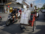 Kang Emil Larang Becak di Jalan Protokol