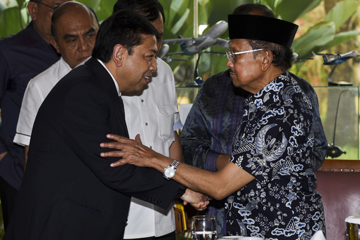 Temui BJ Habibie, Setya Novanto Curhat Jadi Tersangka e-KTP