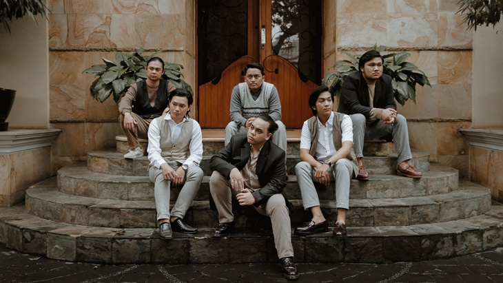 'Malang', Kisah Sedih dalam Lagu Daun Jatuh
