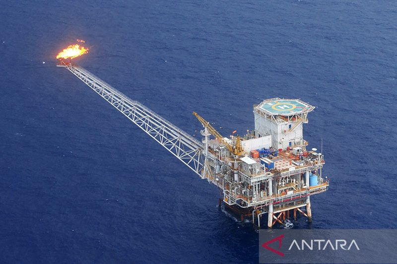Anjungan migas lepas pantai. ANTARA/HO-SKK Migas/aa. (Handout SKK Migas)