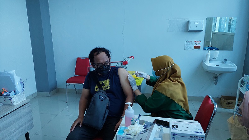 Jelang Liburan Nataru, 28,96 Persen Penduduk Telah Disuntik Vaksin Booster COVID-19