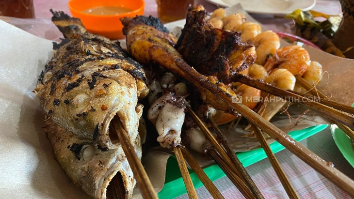 Liburan ke Tanjung Lesung, Isi Perut di Rumah Makan Ibu Entin