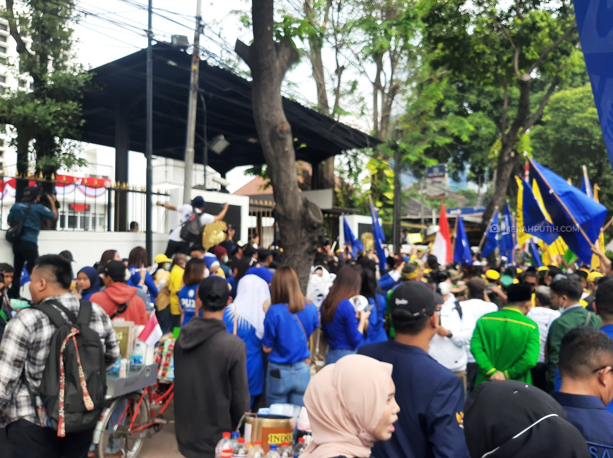 Marching Band hingga Reog Iringi Rombongan 3 Parpol KIB ke KPU