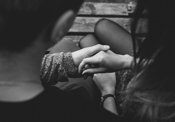 Kamu Clingy ke Pasangan? Bisa Jadi Itu Tanda Insecure dan Takut Ditinggalkan