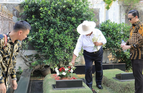 Beda Prabowo dan Sandiaga Uno Isi Masa Tenang Pemilu 2019