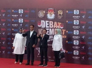 Pakai Setelan Jas, Anies-Cak Imin Acungkan Jempol saat Tiba di Lokasi Debat