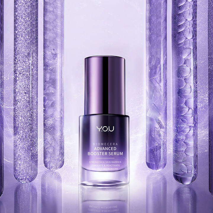 Sandra Dewi, Brand Ambassador Y.O.U dengan  Y.O.U Biomecera Advanced Booster Serum. (Foto Y.O.U)