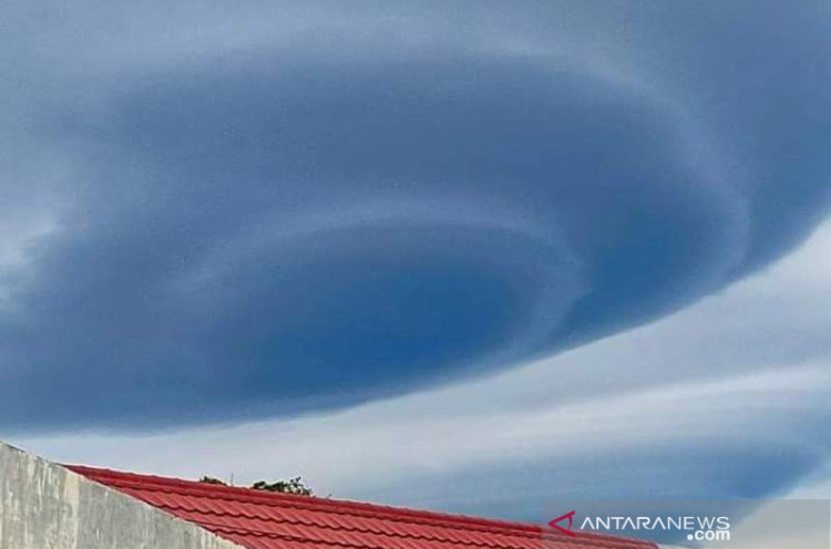 BMKG Beberkan Bahaya Awan 'UFO' di Langit Banda Aceh