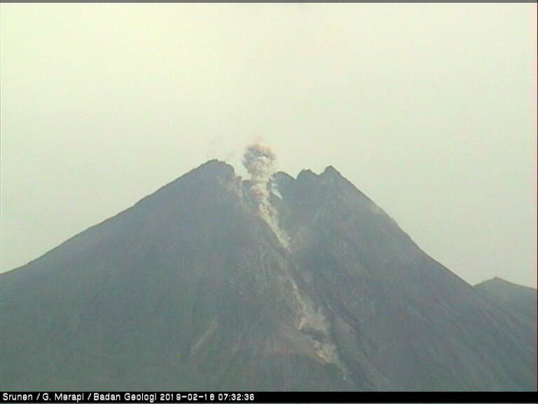 Gunung Merapi Batuk, Waspada Hujan Abu