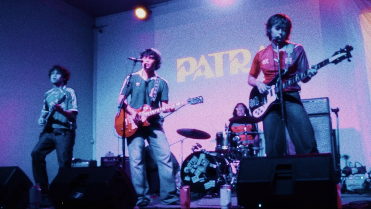 Patras Tutup Tur Album Debut Cha Cha Boo! Lewat Showcase 'Live at the Dungeon'