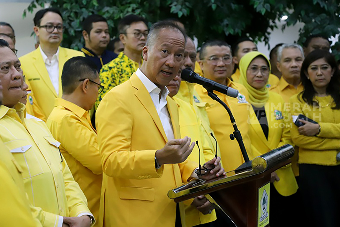 Momen Rapat Pleno Tetapkan Agus Gumiwang Sebagai Plt Ketum Golkar