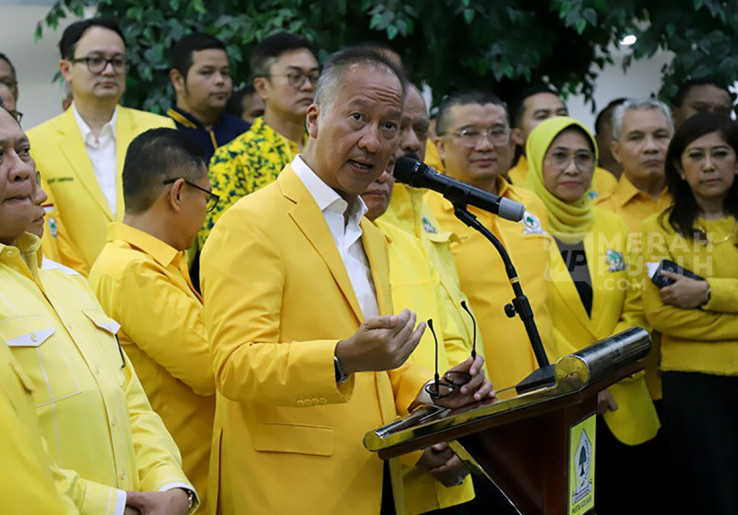 Momen Rapat Pleno Tetapkan Agus Gumiwang Sebagai Plt Ketum Golkar