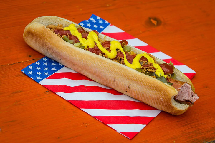 Ternyata Ada Anjing di Balik Nama Hot Dog, Tapi...