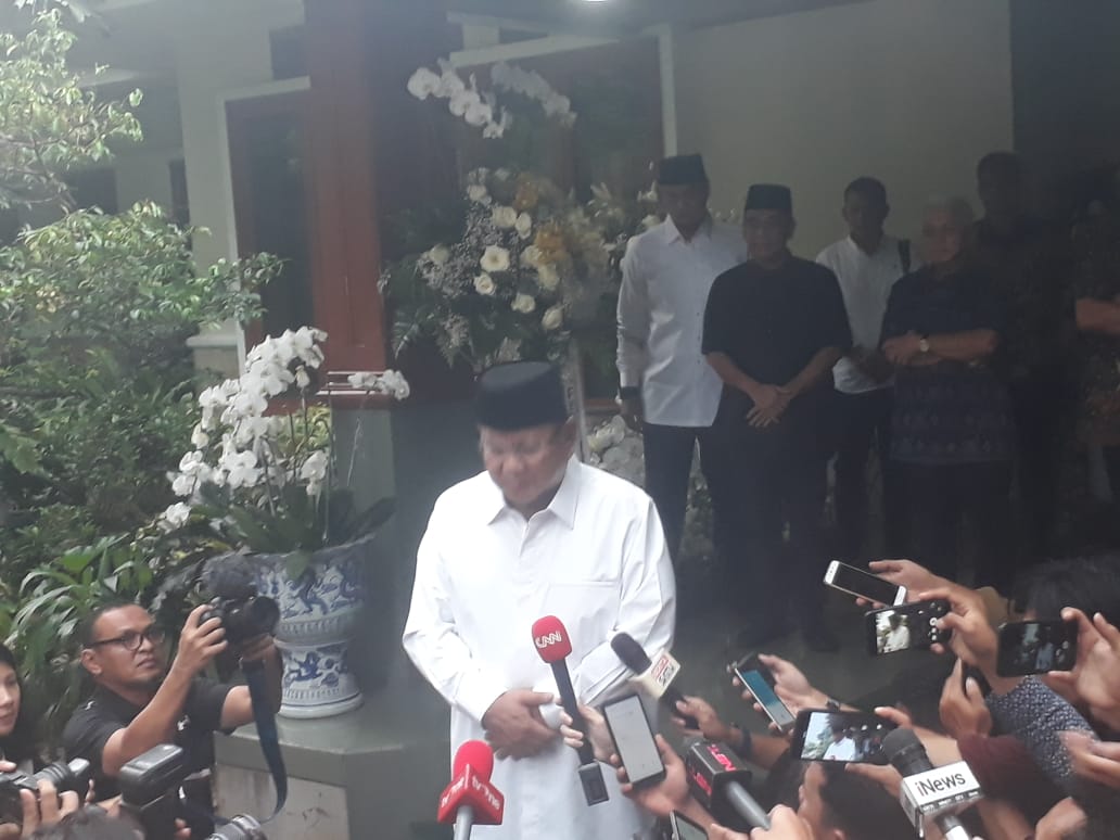 Calon Presiden Prabowo Subianto berkunjung ke kediaman Presiden RI ke-6 Susilo Bambang Yudhoyono (SBY) di Puri Cikeas, Bogor, Jawa Barat. Foto: MP/Ponco