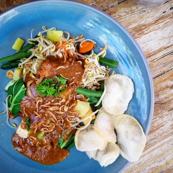 (Foto 4) Gado-gado merupakan 'salad' khas Indonesia. Foto by instagram the cloud.y