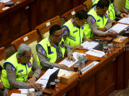 Raker Kakorlantas Polri dengan Komisi III DPR Bahas Arus Mudik Natal dan Tahun Baru 2026 