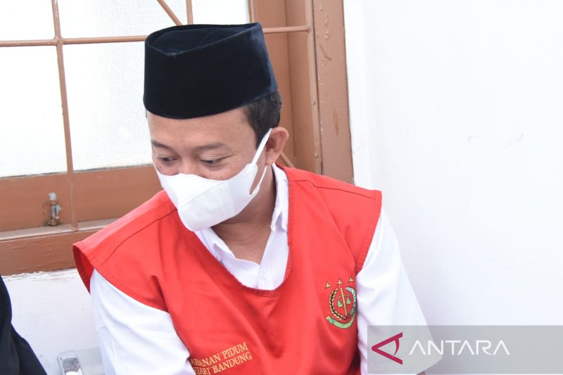 Terdakwa pemerkosa santriwati Herry Wirawan. (Foto: Antara)