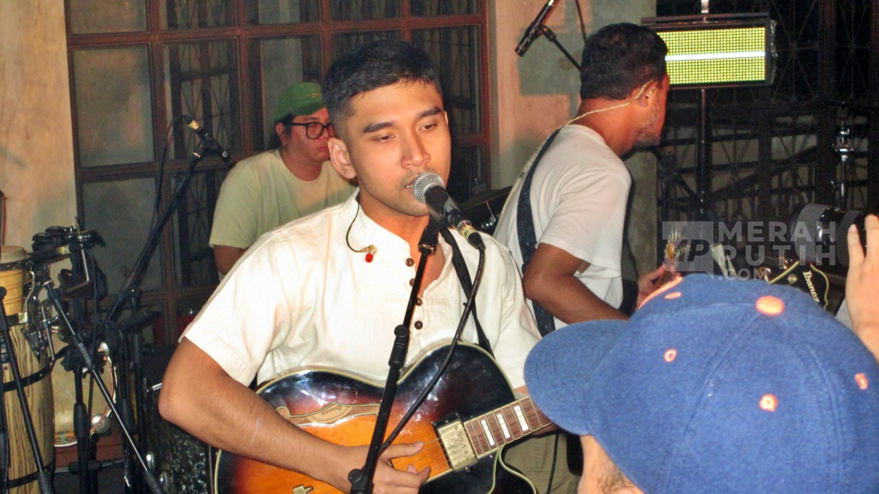 Mengulik Makna Album ‘Prof Jo’: Transformasi Jo Soegono dari Eksperimen hingga Kedewasaan Musik