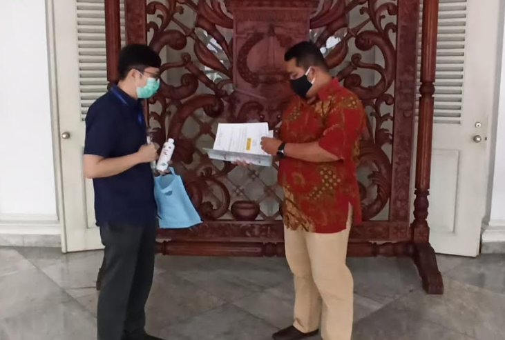 Ikuti Khofifah dan Risma, Pemprov DKI Pakai Sanitizer BerryC Lawan COVID-19