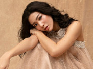 Bunga Zainal Coba Dunia Tarik Suara dengan Rilis Debut Single