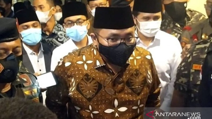 Menteri Agama Yaqut Cholil Qoumas di sela kunjungan dinas di Surabaya, Jumat (26/3/2021). (ANTARA/Willy Irawan)