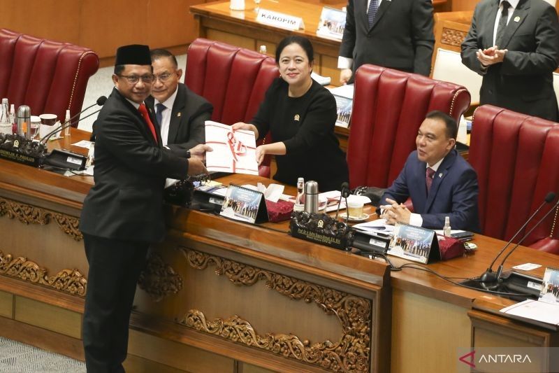 DPR Bentuk Panja Bahas 8 RUU Provinsi