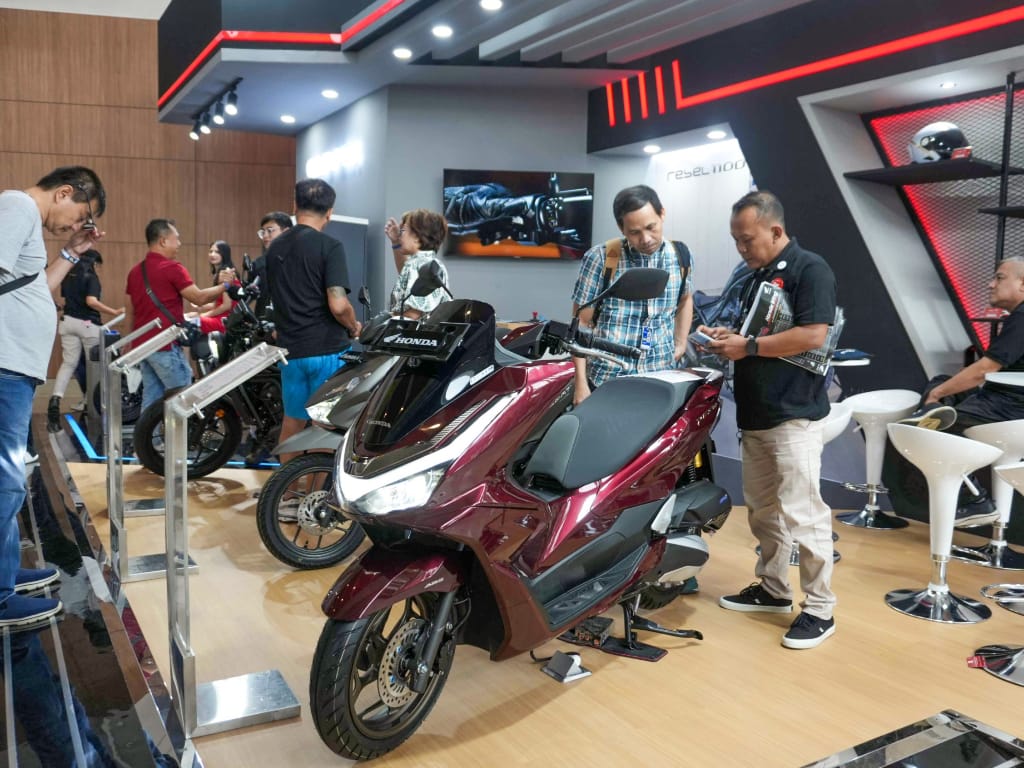 Honda PCX160 2025 Hadir dengan Fitur Canggih RoadSync, Simak Spesifikasinya