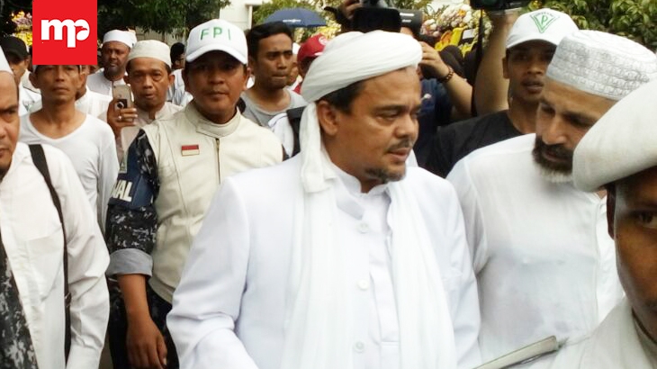 Habib Rizieq Ikut Melayat Jenazah KH Hasyim Muzadi
