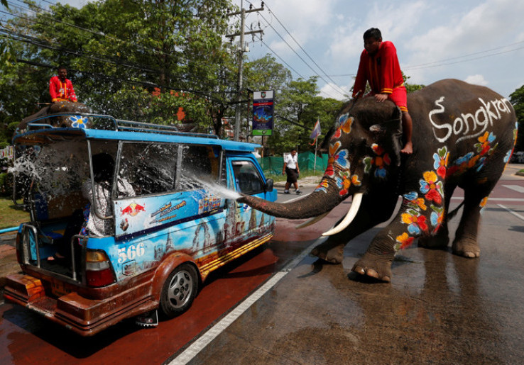 14 Tewas dan 152 Luka-luka dalam Festival Air di Myanmar