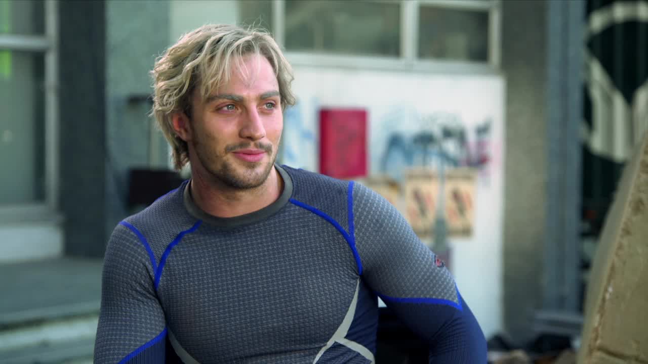 Aaron Taylor-Johnson Ditawari Peran sebagai James Bond
