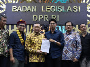 AKSI Meminta DPR Bentuk Hak Angket Ijazah Gibran Rakabuming Raka
