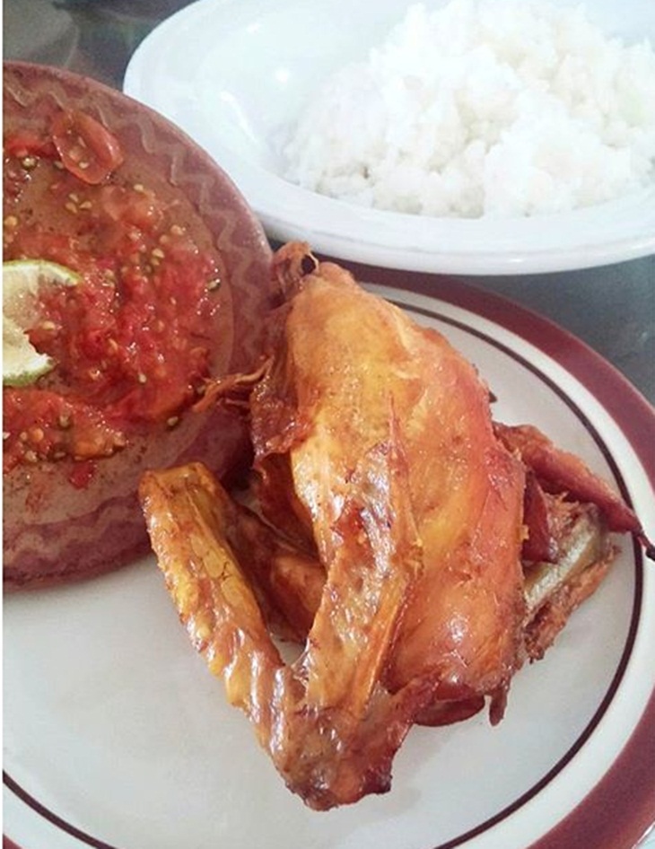  Ayam goreng Blambangan. (Foto: instagram.com/joseph_ade88)