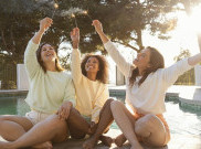 'Recharge' Energi di Akhir Tahun Bersama Teman dengan Staycation