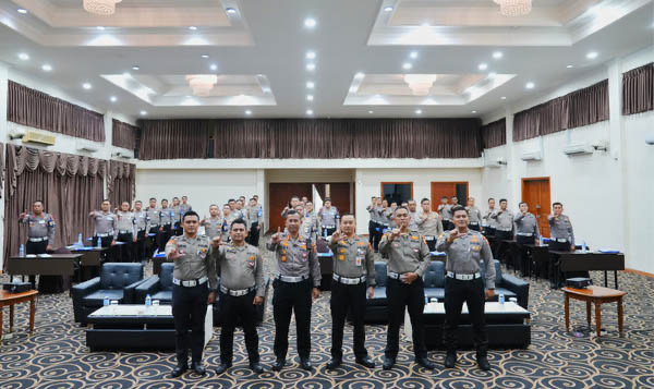 Sertifikasi Pengawalan Lalu Lintas, Polisi Dilatih Cara Mendahului dan Potong Jalur dengan Sopan