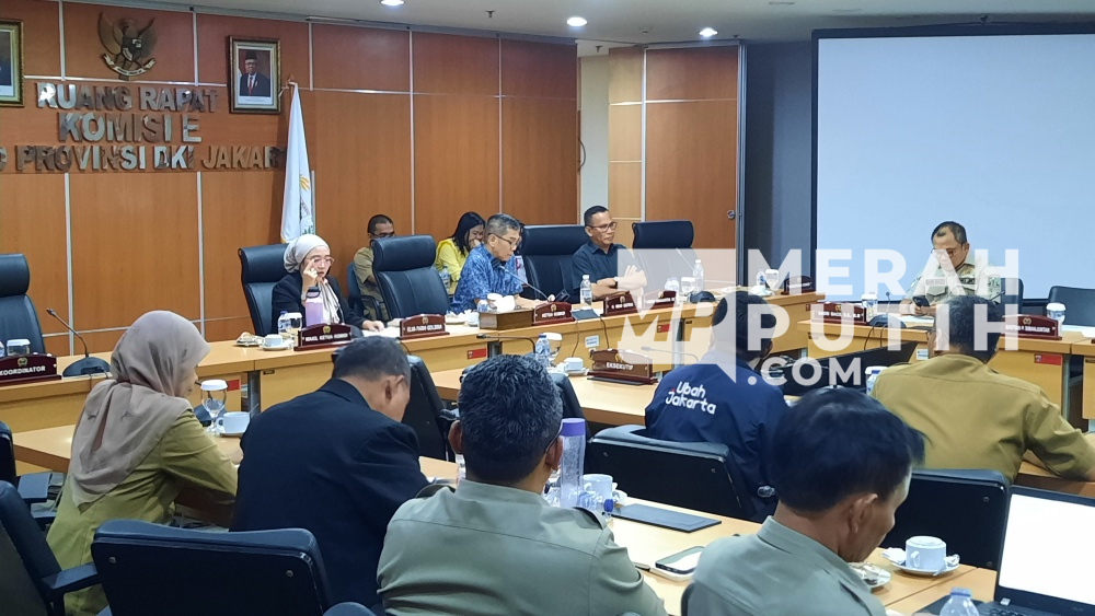 Nomor Telepon Tak Bisa Dihubungi, Komisi E DPRD DK Kritik Teknis Penyelenggaraan PPDB