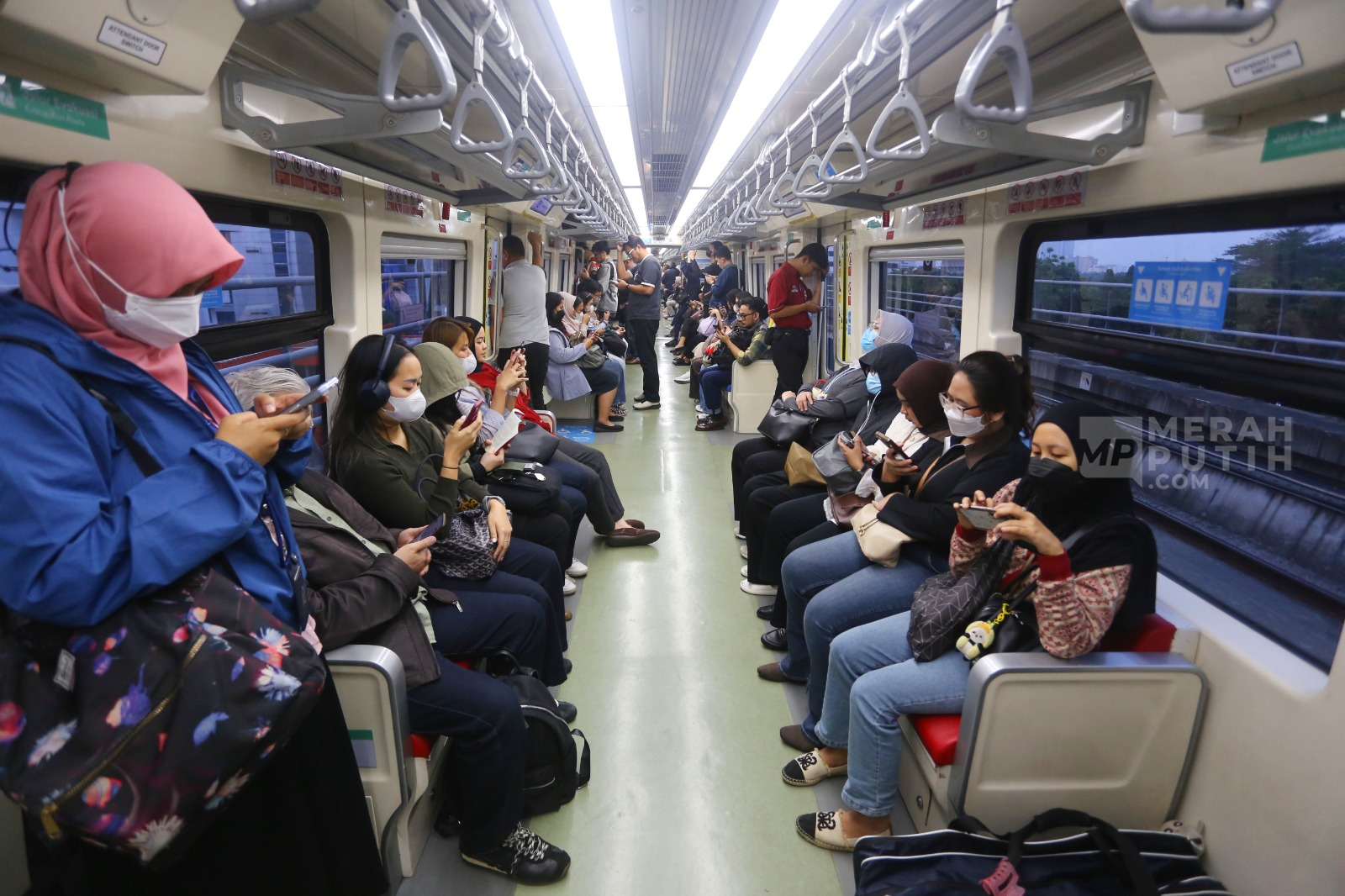 LRT Jabodebek Layani 75,9 Juta Penumpang dalam Tiga Tahun Operasional