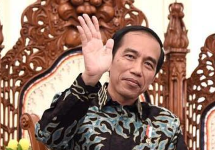 Hadir di HUT ke-50 Danar Hadi, Jokowi Kembali Berbatik