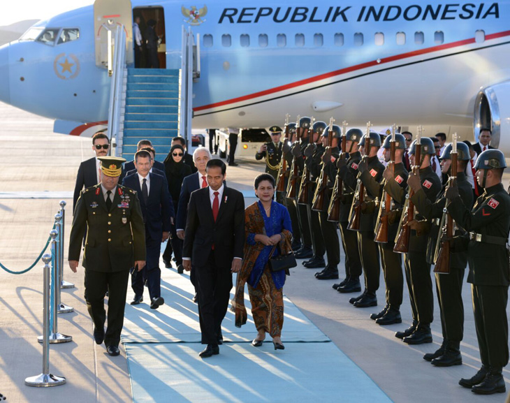 Biaya Plesiran Keluarga Presiden ke Luar Negeri Menggunakan Dana Pribadi Jokowi