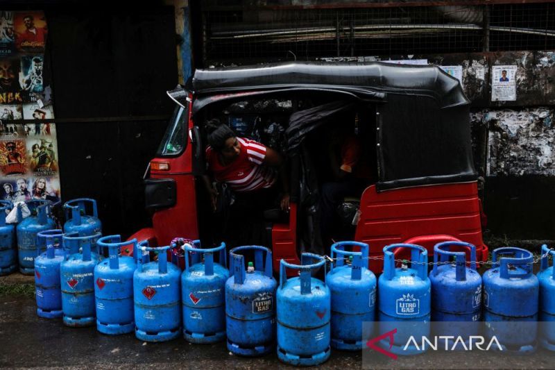 Curhat Staf KBRI Kolombo Ikut Antre BBM dan Gas hingga 9 Jam