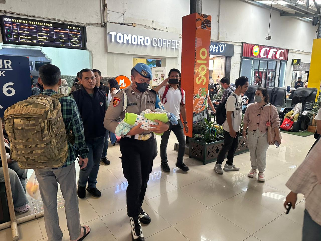 Tega! Bayi Ditinggalkan di Toilet Gerbong 3 Eksekutif KA Sancaka, Polisi Telusuri CCTV