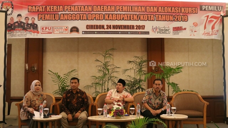 KPU Kota Cirebon Gelar Simulasi Penerimaan Persyaratan Bakal Calon Perseorangan 
