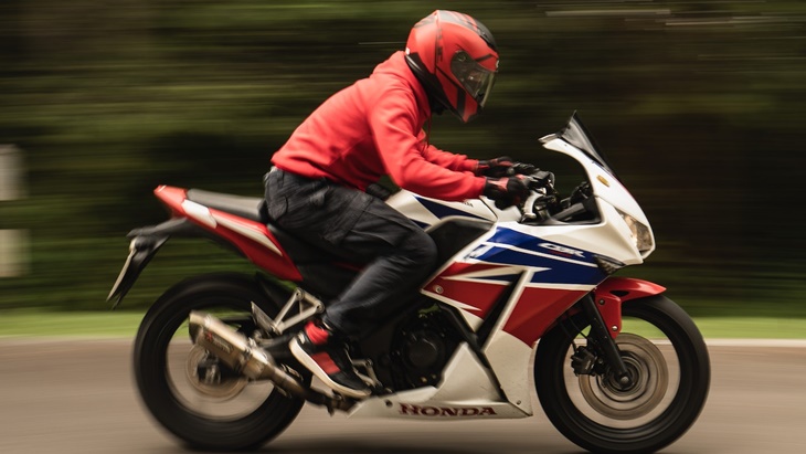 Merawat Jaket Motor Sesuai dengan Bahannya