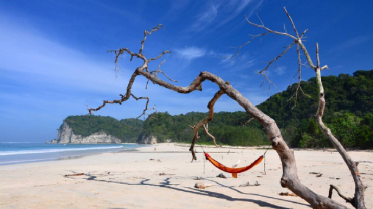 Pantai Tarimbang, Surga Tersembunyi di Sumba Timur